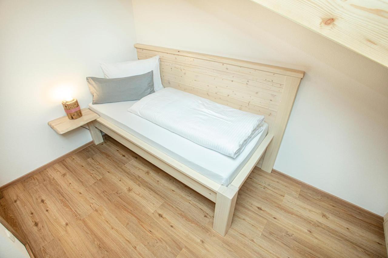 Ferienwohnungen "Zur Wally", Apartment Sauba ガルミッシュ・パルテンキルヒェン エクステリア 写真